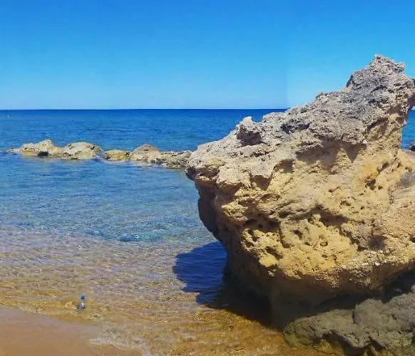 Alojamento de Acomodação e Pequeno-almoço Mare Calabria 3*