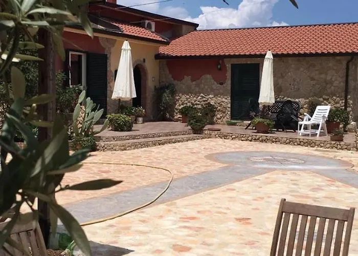 Alojamento de Acomodação e Pequeno-almoço Mare Calabria